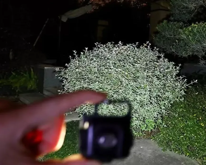 ADAMANTA 412 mini torcia LED portachiavi 800 lumen