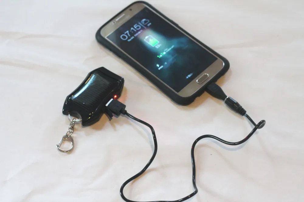 ADAMANTA 413 power bank solare portachiavi 1200 mAh torcia