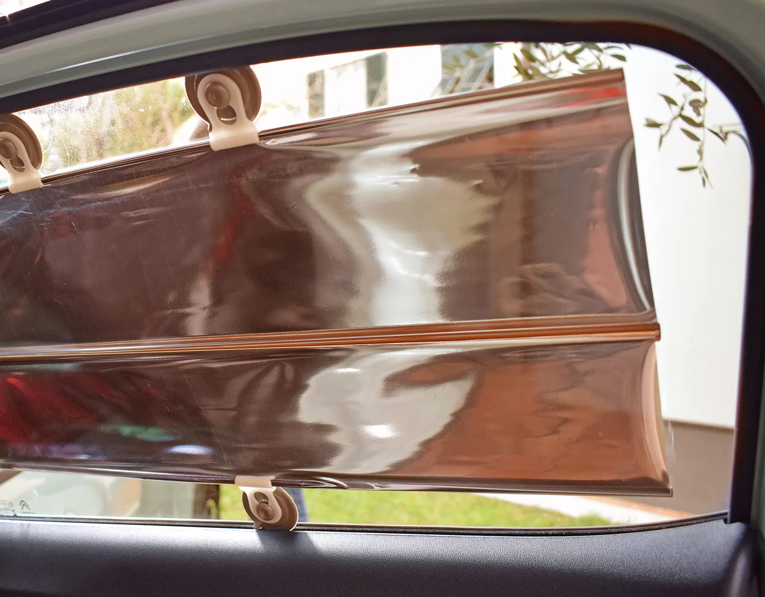 Euromarketing Eclisse parasole auto estensibile con ventosa