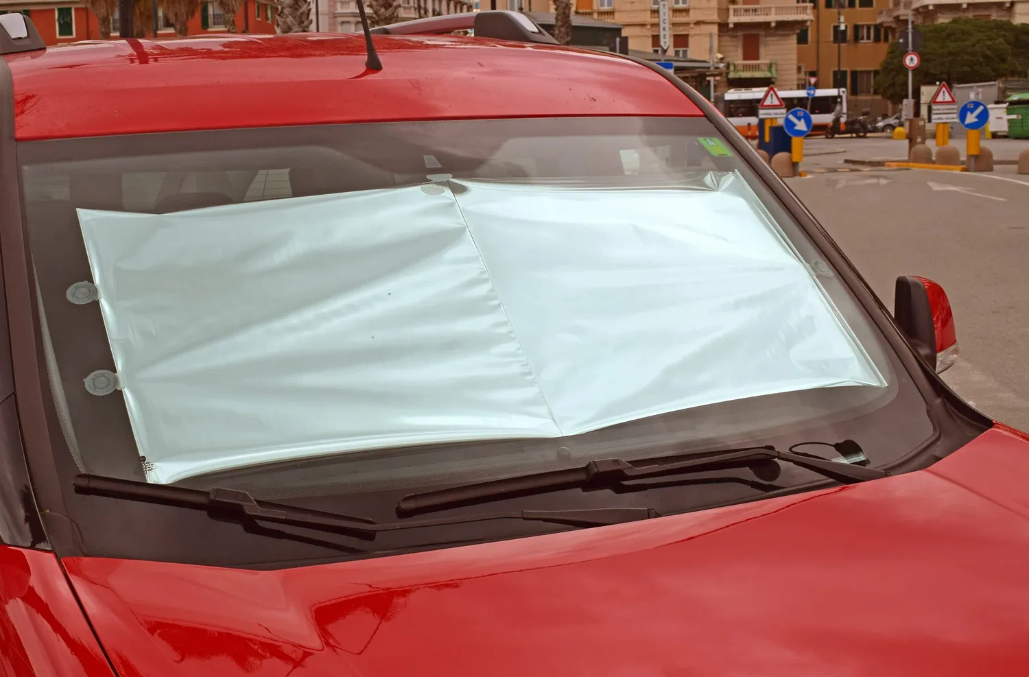 Euromarketing Eclisse parasole auto estensibile con ventosa