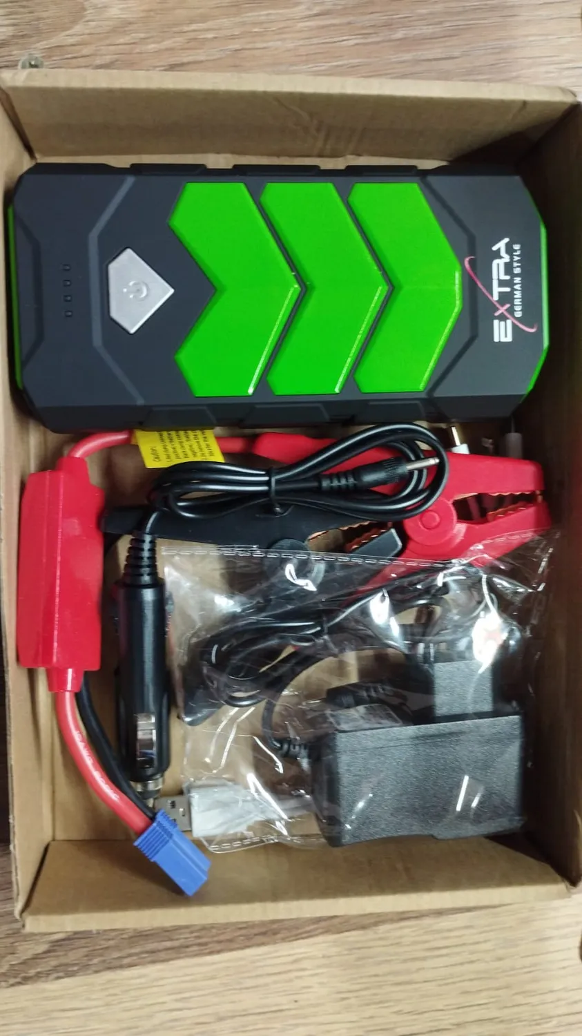 Adamanta 448 avviatore auto power bank 24000 mAh con torcia